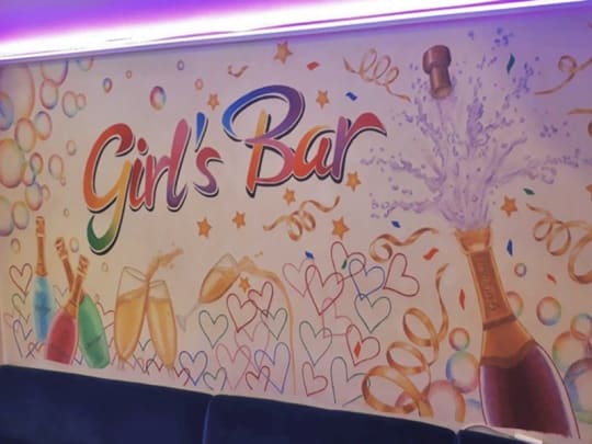神奈川_川崎_Girl's Bar ALLOWS(ガールズバーアローズ)_体入求人_店内3