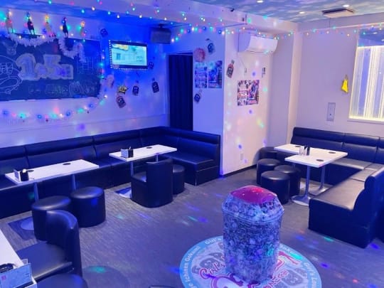 東京_池袋_Girl's Bar Lounge 1年5組_体入求人_店内3