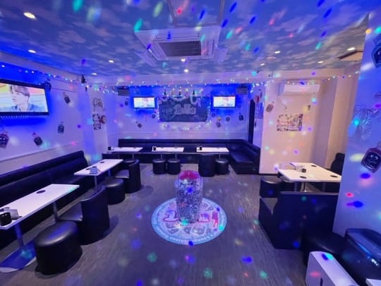 東京_池袋_Girl's Bar Lounge 1年5組_体入求人_店内1